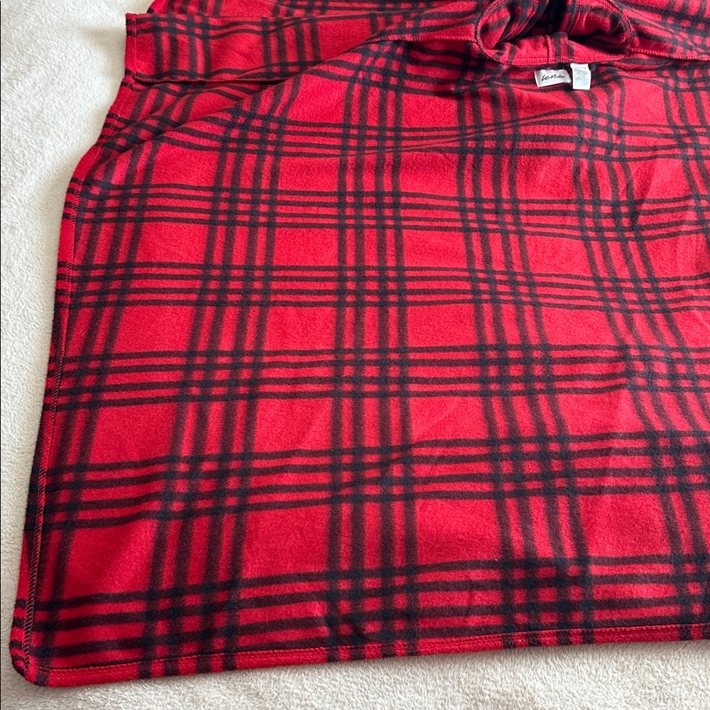 Le Moda Red and Black Plaid Hooded Poncho, One Size - Picture 8 of 9